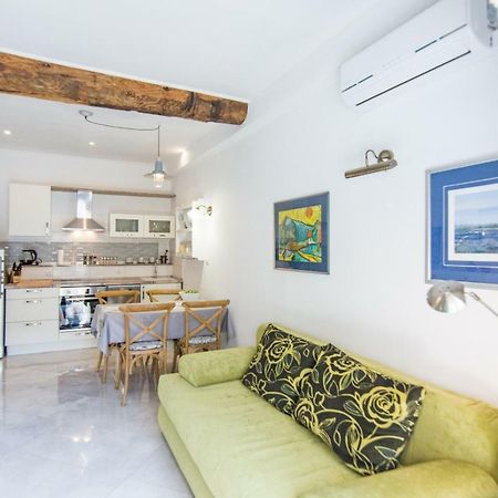 Apartment Mileta 萨利 外观 照片