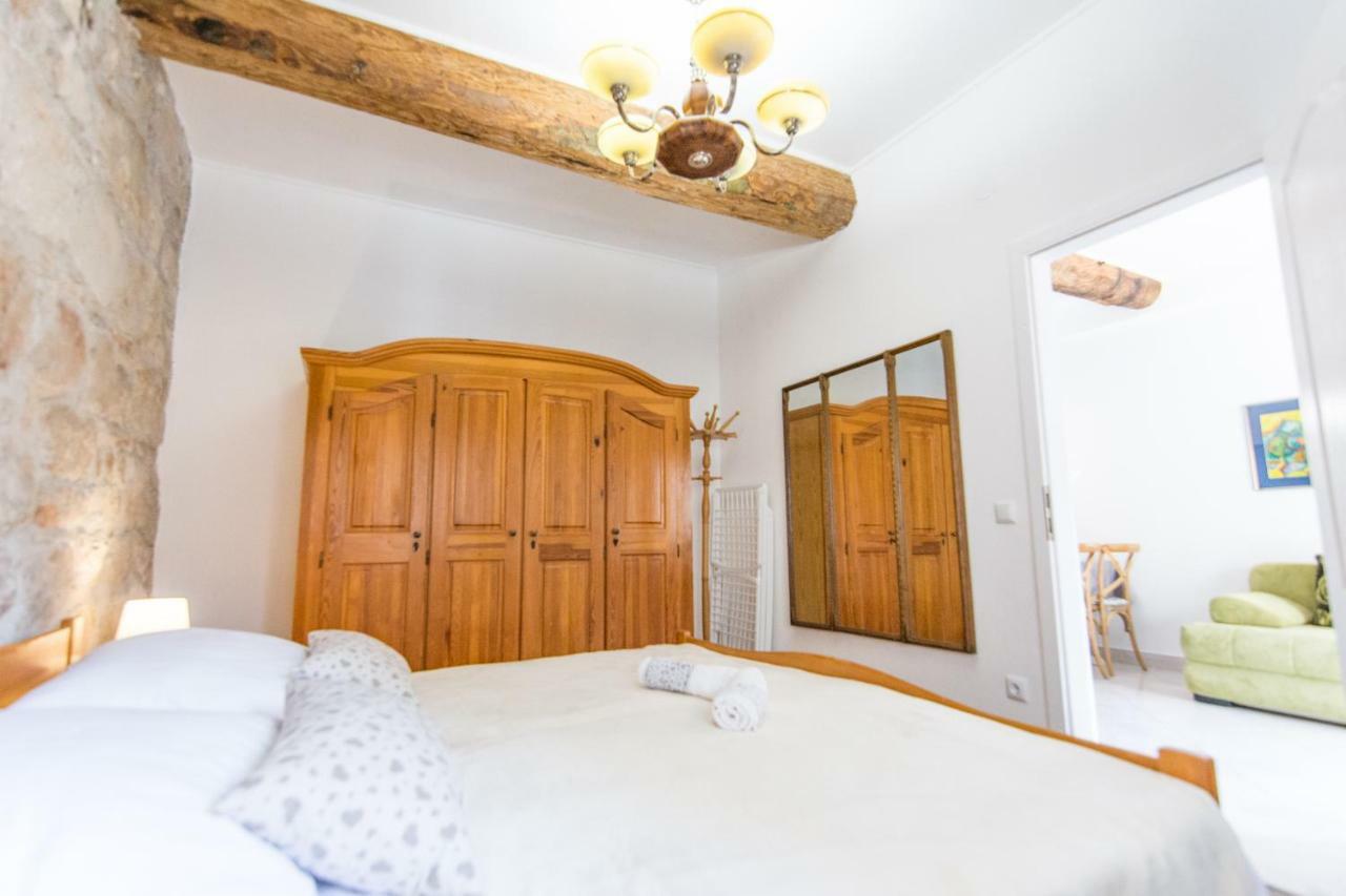 Apartment Mileta 萨利 外观 照片