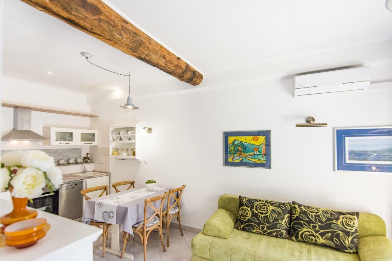 Apartment Mileta 萨利 外观 照片
