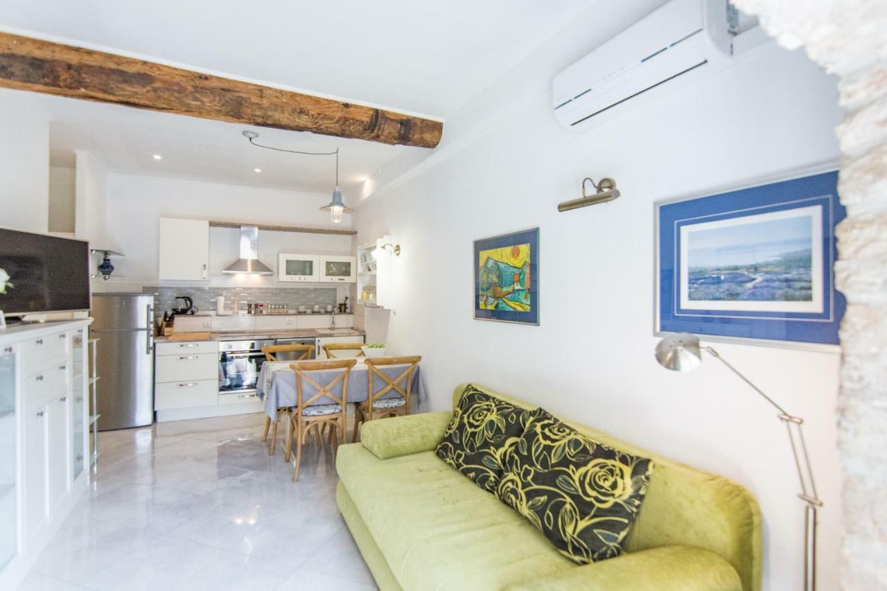 Apartment Mileta 萨利 外观 照片